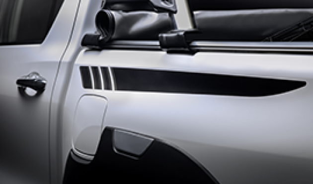 Calco lateral negra Hilux Cabina Doble LI (Hilux 2021)