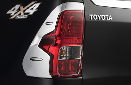 Aplique cromado da lanterna